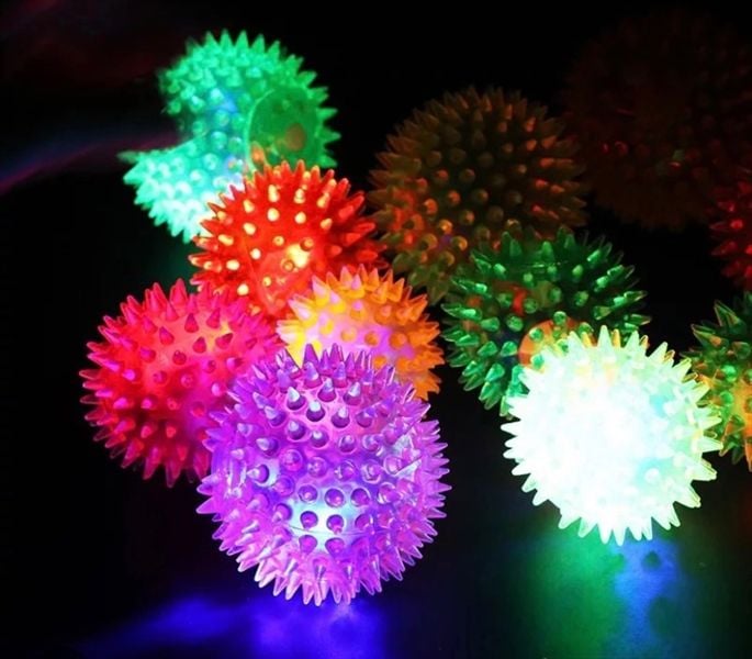 Bóng Gai Có Đèn Kêu Chút Chít Cho Thú Cưng