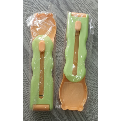 Muỗng Bóp Thức Ăn Cho Thú Cưng