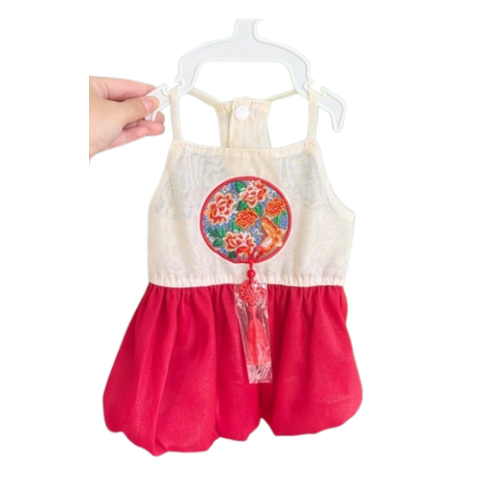 Váy Yếm Bí Thêu Hoa Trắng Tùng Đỏ Cho Thú Cưng